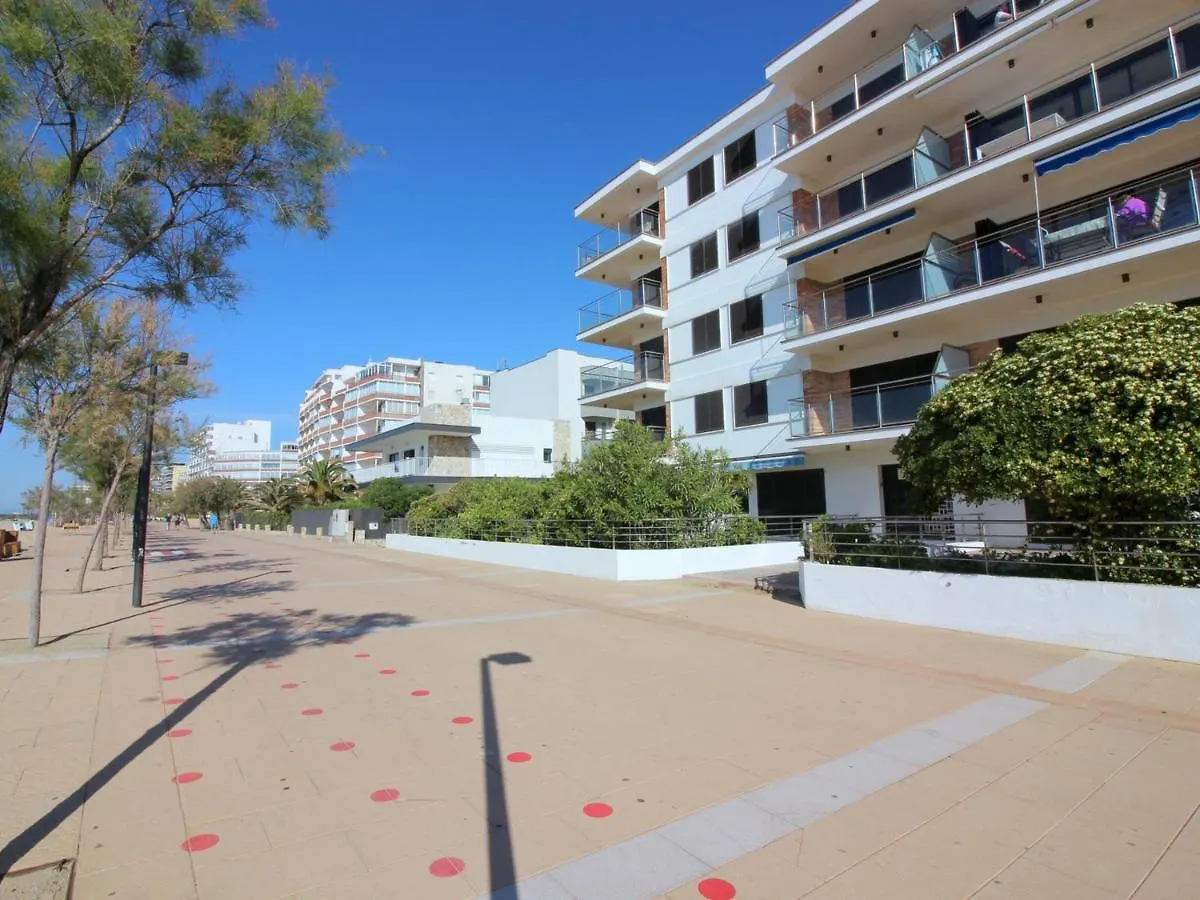 Apartamento Renovado A 20M De La Playa En Roses Con Terraza Y Parking - Es-228-124