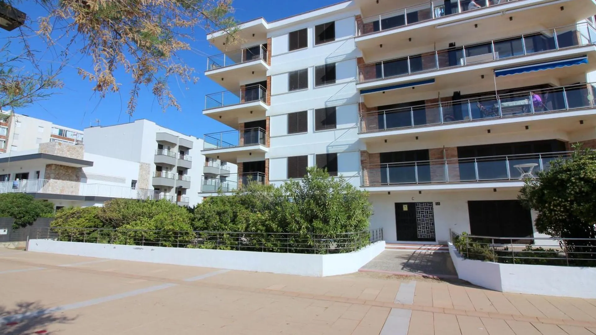 公寓 Apartamento Renovado A 20M De La Playa En Roses Con Terraza Y Parking - Es-228-124